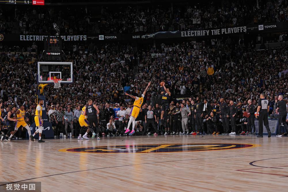 赛场上德布 赛场上德布